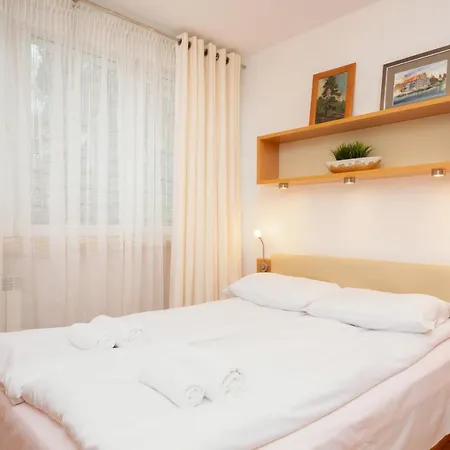 Two-bedroom Family Esperanto Next To Klif By Renters *