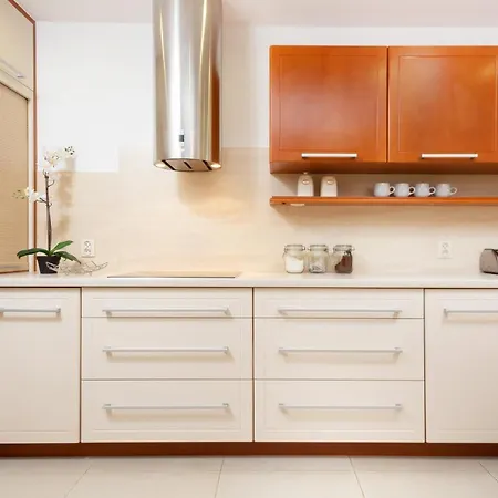 Two-bedroom Family Esperanto Next To Klif By Renters *