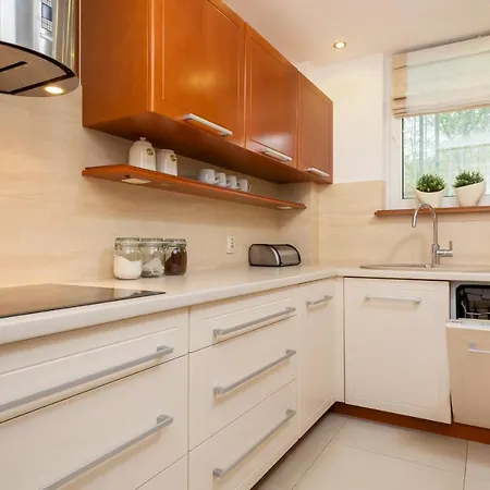 Two-bedroom Family Esperanto Next To Klif By Renters Apartment *